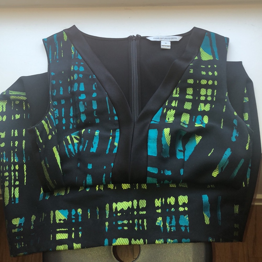 Classy Diane von Furstenberg Dress - 10